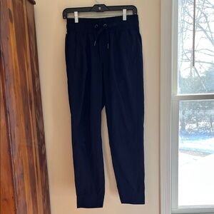 QUINCE NAVY MICRO RIPSTOP JOGGERS SM